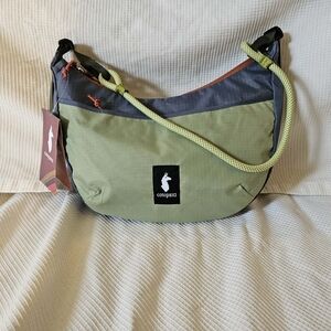 SOLD. Cotopaxi Trozo Shoulder Sling – clean, lightweight, and ready for day